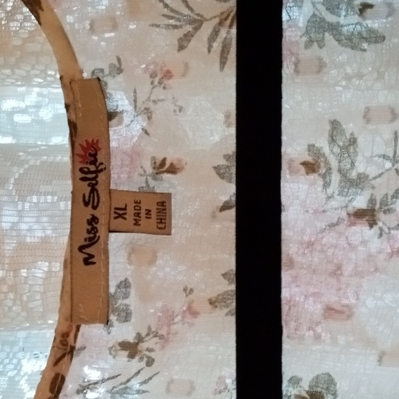 Blouse - Picture 2 of 5